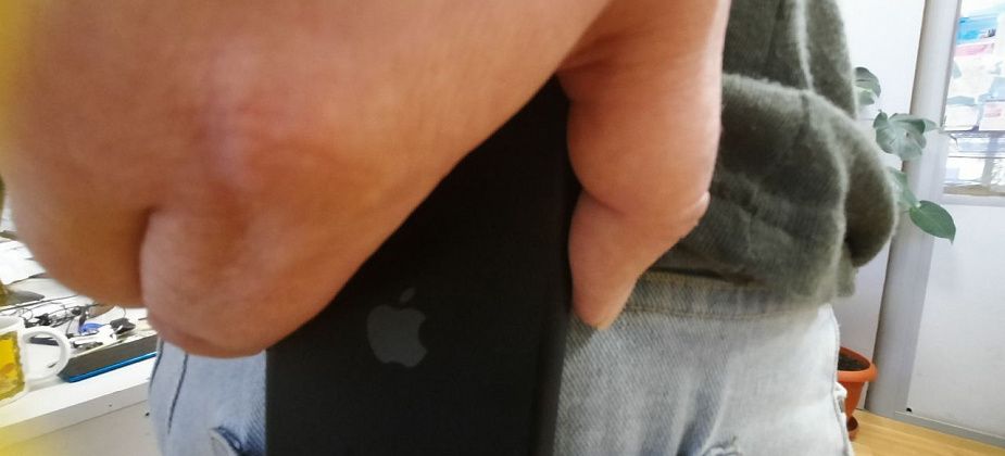 Наркозакладчика приговорили к 12 годам лишения свободы и забрали iPhone 13