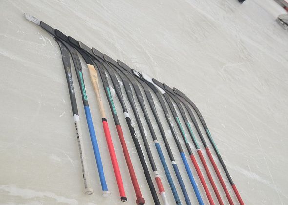 Краснотурьинские юноши играют в Первоуральске