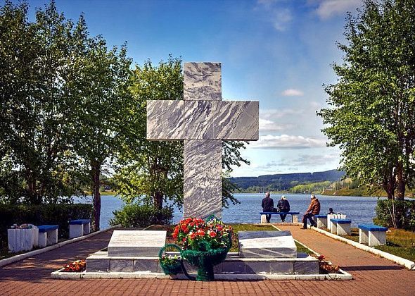 Память советских немцев почтут у креста на плотине