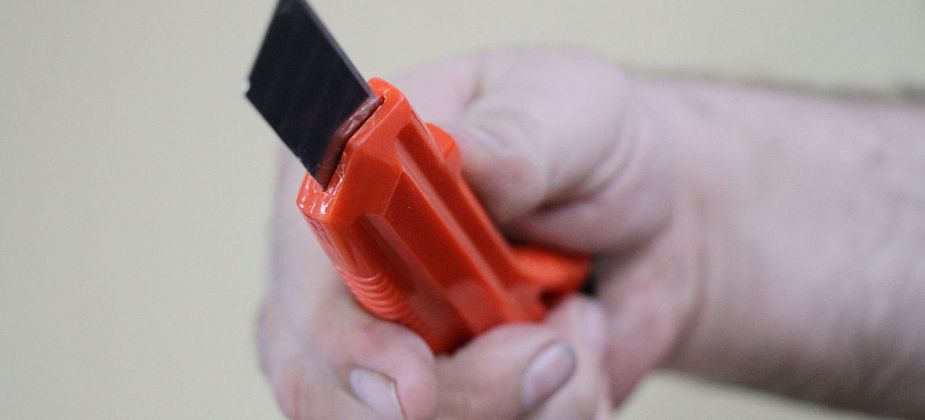 Краснотурьинца обвиняют в нанесении 13 ударов канцелярским ножом