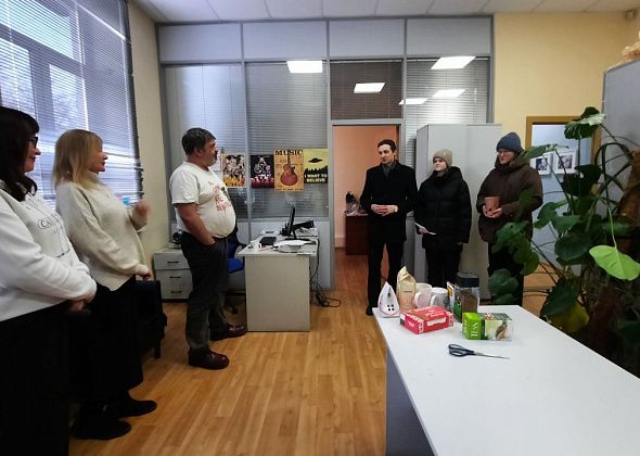 Представители школы №17 поздравили "Вечерку" с Днем печати