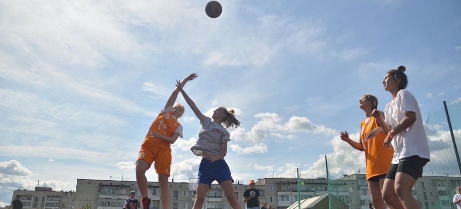 24 стритбольных команды сразились в борьбе за «Оранжевый мяч»