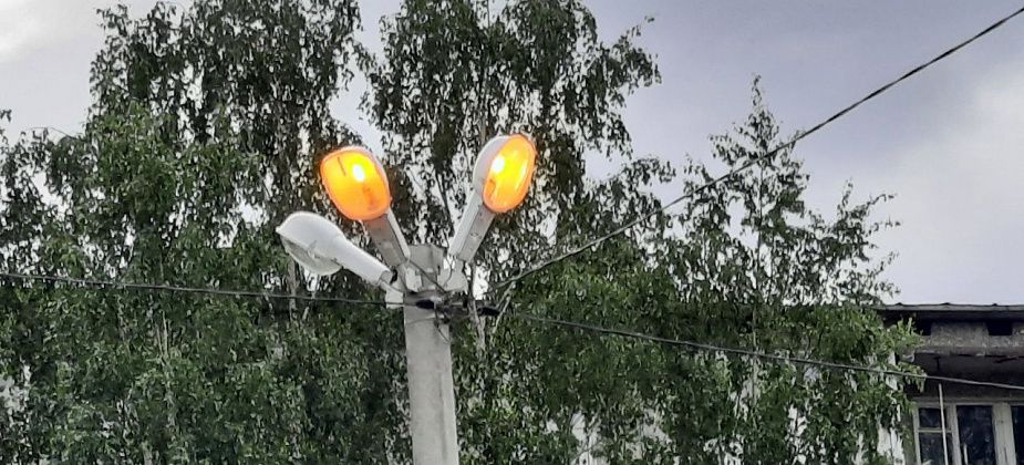 На весь день отключают свет на востоке города 
