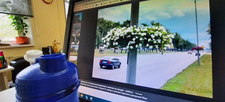 Власти Краснотурьинска рассказали подробности цветочного украшения улицы Попова