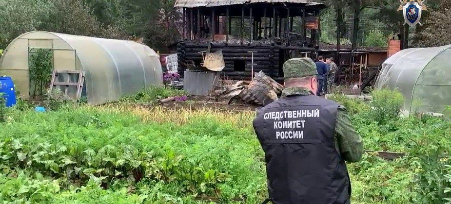 Трое детей и женщина погибли во время пожара в садовом домике под Екатеринбургом