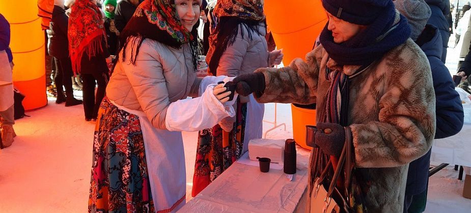 Свыше 90 тысяч рублей потратят на подарки