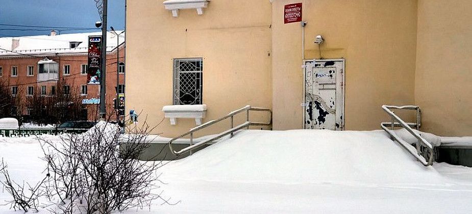 Магазин-бар напротив прокуратуры закрыли временно?