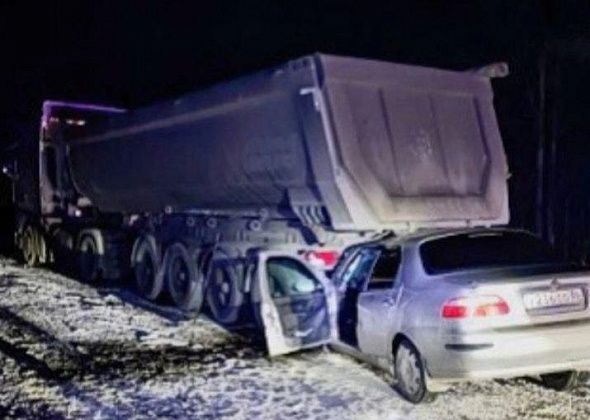 Серовчанин попал в ДТП под Краснотурьинском – врезался в стоящий на обочине грузовик