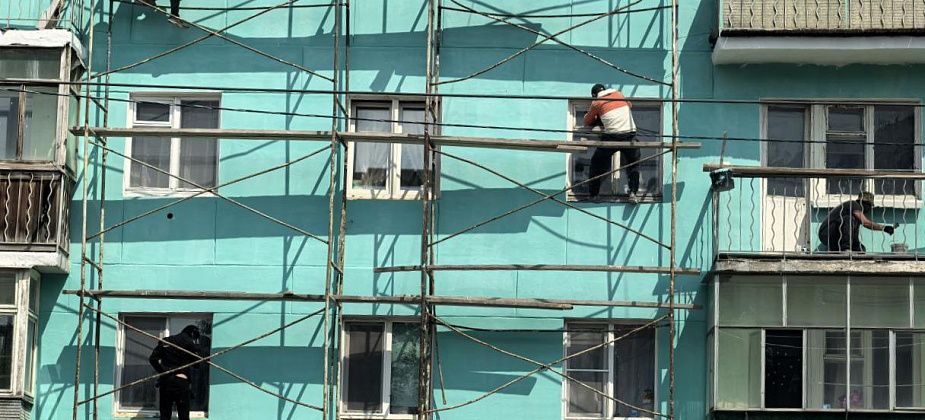 Горожанка фиктивно зарегистрировала пять иностранцев в обмен на... доски