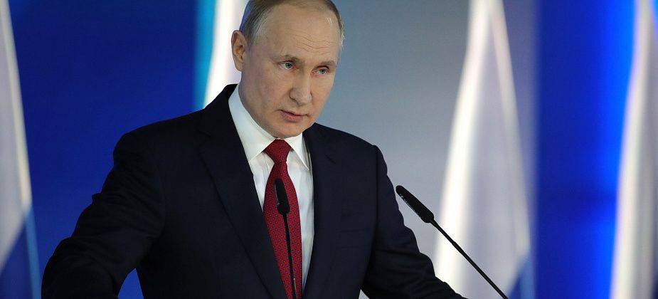 Путин объяснил падение доходов россиян снижением цен на нефть