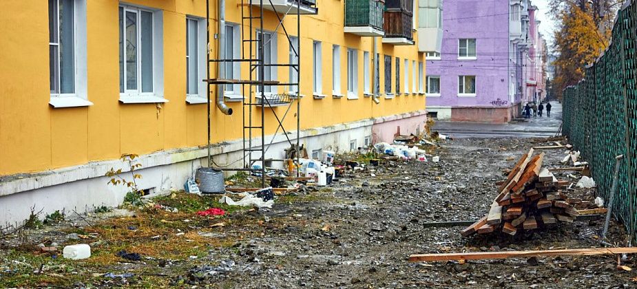 Ремонтники «покинули» дом по Базстроевской