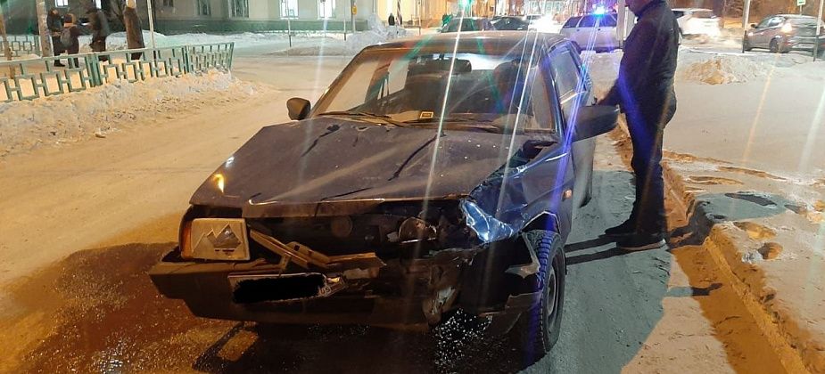 «Не заметил красного сигнала». В центре города столкнулись два ВАЗа 