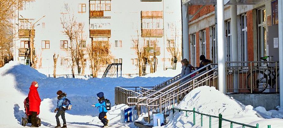 Сколько зарабатывают педагоги в школах и детсадах? 
