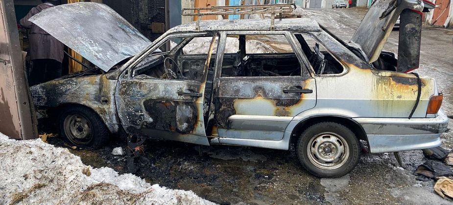 В Краснотурьинске сгорел ВАЗ