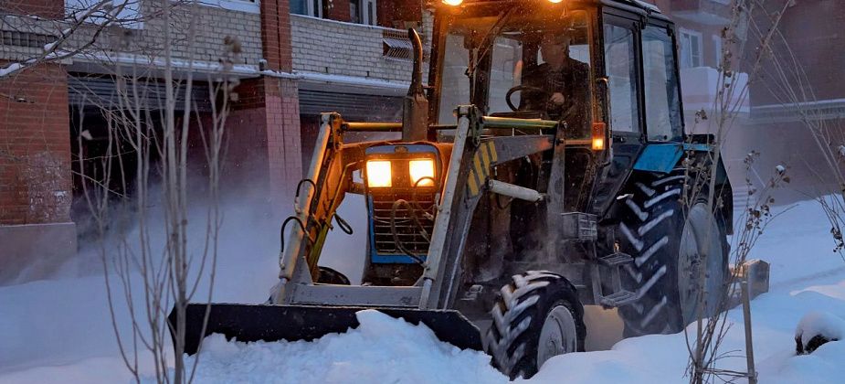 Последствия снегопада в Краснотурьинске будут устранять до позднего вечера