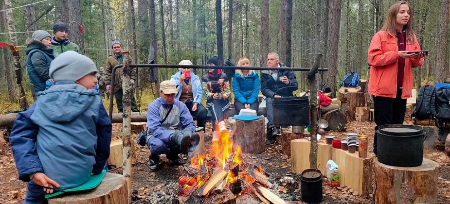 275 человек отправились в лес на "Осеннюю прогулку"