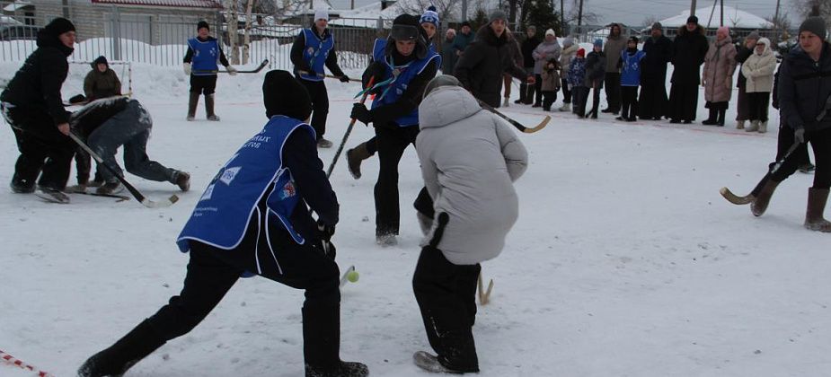 Воспитанники воскресных школ Краснотурьинска и Рудничного сыграли в Серове в хоккей на валенках