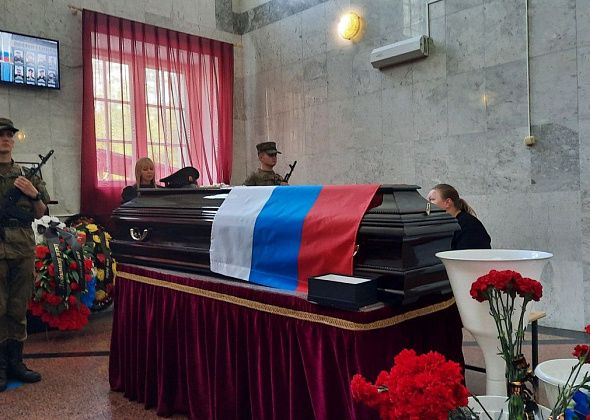 «Я скоро приеду». Похоронили погибшего на СВО Дмитрия Стеценко