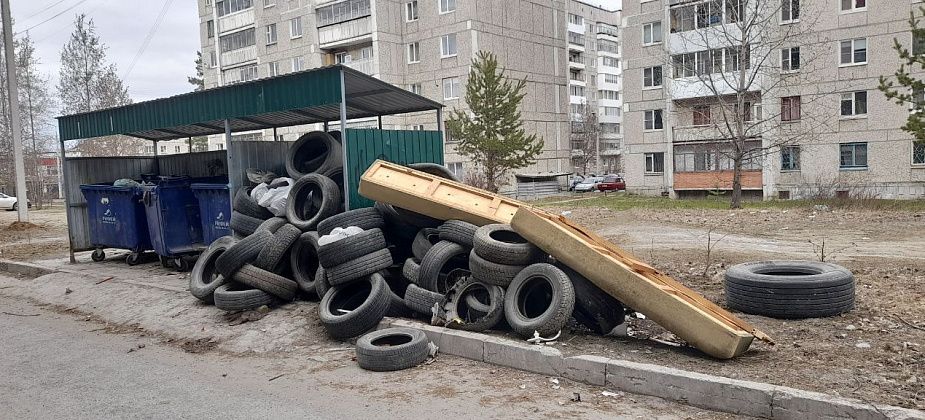 В мэрии озаботились старыми шинами на контейнерных площадках. Вывозят автомастерские и шиномонтажки?