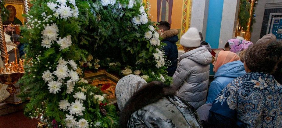 Рождество в соборе встретило 300 краснотурьинцев