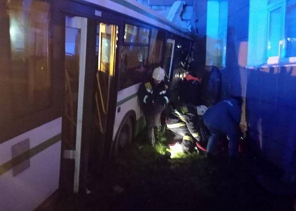 СК завел уголовное дело после смертельного ДТП с автобусом в Великом Новгороде