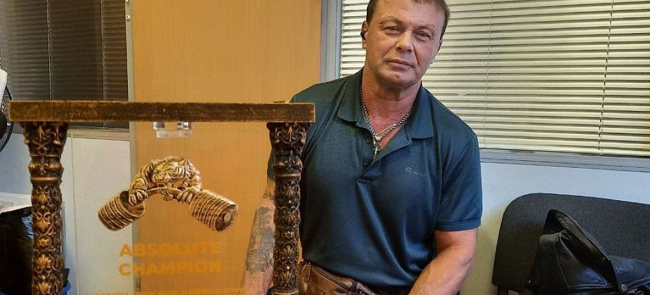 Поднял больше полтонны. Краснотурьинец победил на соревнованиях по силовому троеборью