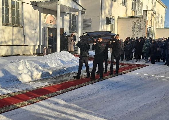 Похоронили водителя автобуса, погибшего в ДТП под Екатеринбургом