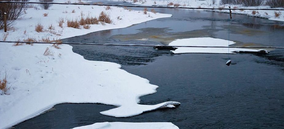В городе снижают уровень водохранилища 
