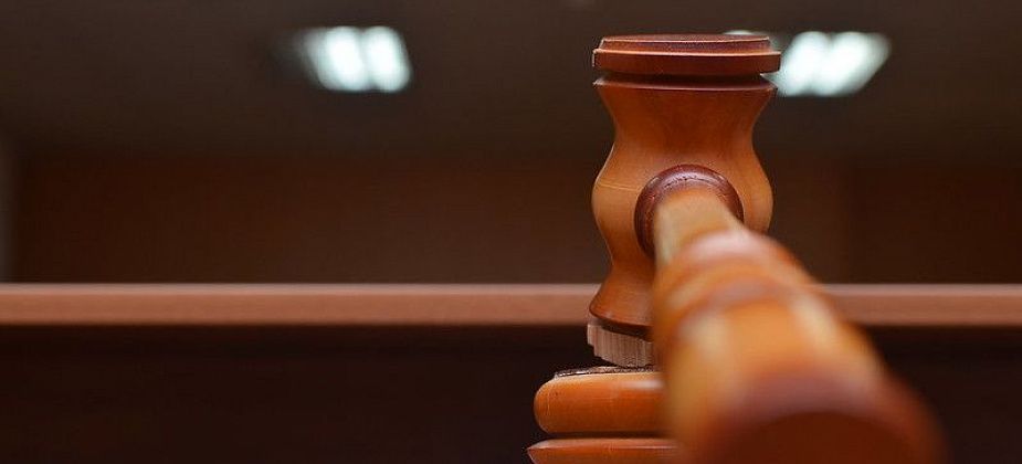 Горожанку обвиняют в краже 15 000 рублей во время снятия порчи