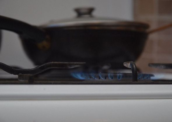 Пенсионер, забывший про еду на плите, получил предупреждение от МЧС