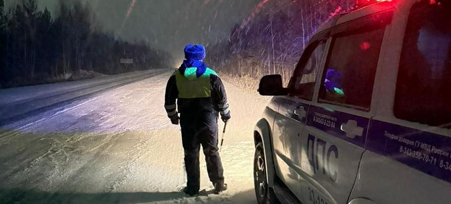 Из-за непогоды ГАИ призывает водителей по возможности отказаться от поездок по Серовскому тракту