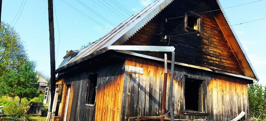 Сегодня ночью горел садовый домик. Ищут владельцев 