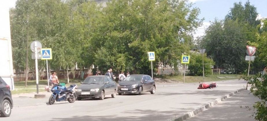 У поликлиники сбили мотоциклиста 