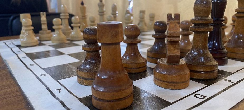 В клубе «Уралец» прошел праздничный женский турнир по шахматам
