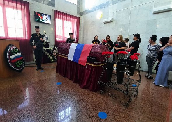 «Я везунчик, по-любому вернусь». Похоронили Юрия Козлова, погибшего на СВО