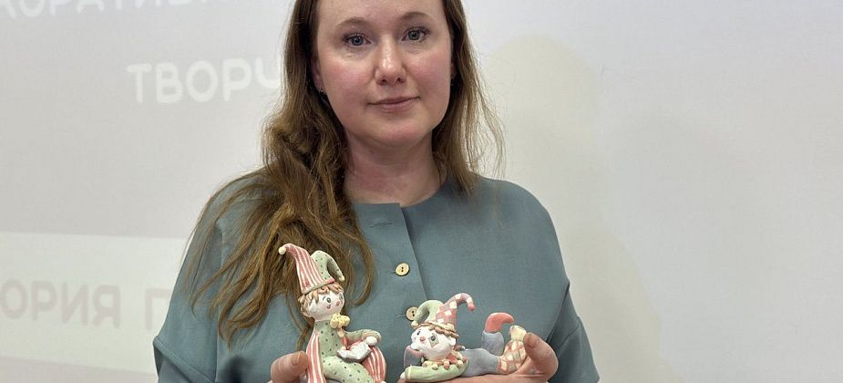 В детской библиотеке мастер керамики показала гостям «кружки-кривушки» и архивные фото