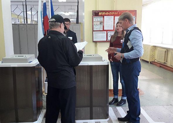 "Лесные вырубки, дороги и жилье". Первые избиратели дают наказы будущему депутату