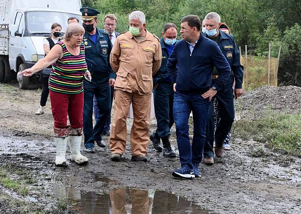 Евгений Куйвашев в Верхней Салде заявил о необходимости ускорить выплаты людям из подтопленных домов и на месте дал ещё ряд поручений штабу
