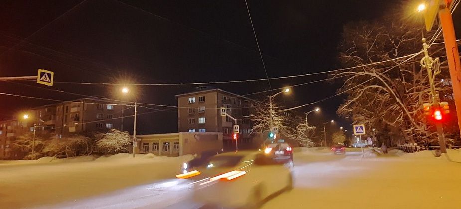 После снегопада приступят к чистке дорог. Машины просят убрать с улиц