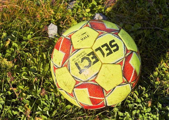 Стартуют футбольные турниры среди младших классов