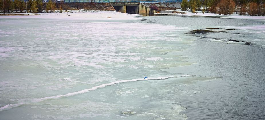 Спасатели призывают рыбаков надевать жилеты