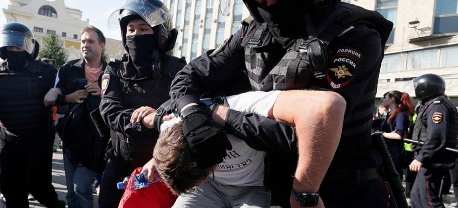 Что вы знаете о протестах в Москве и как к ним относитесь?