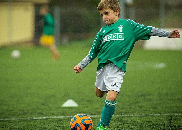 Ребят 10-11 лет приглашают заниматься мини-футболом