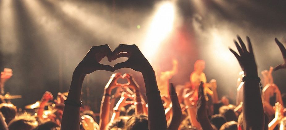 «Мы начинаем полноценную дискотеку!» В городе планируют массовое мероприятие для «своих», при себе иметь алкоголь  