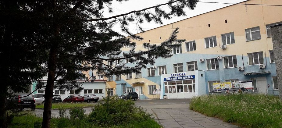В детской поликлинике и роддоме сделают лифты 