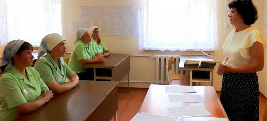 Семеро осужденных женщин получили аттестаты об  образовании