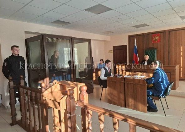 Жители Москвы арестованы за обман матери погибшего участника СВО в Краснотурьинске. Она отдала им почти 5 миллионов