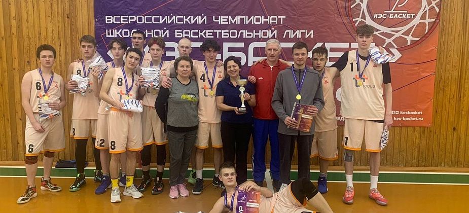 Краснотурьинские юноши  выиграли окружной этап баскетбольных соревнований, девушки стали вторыми