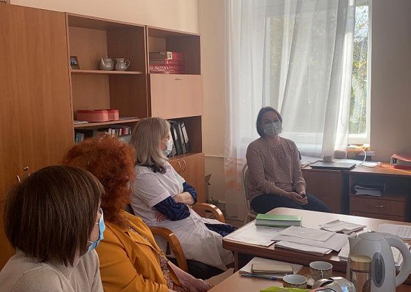 В Краснотурьинск приезжала доктор, лечившая «нулевого» пациента с ковид. Она рассказала о вакцине