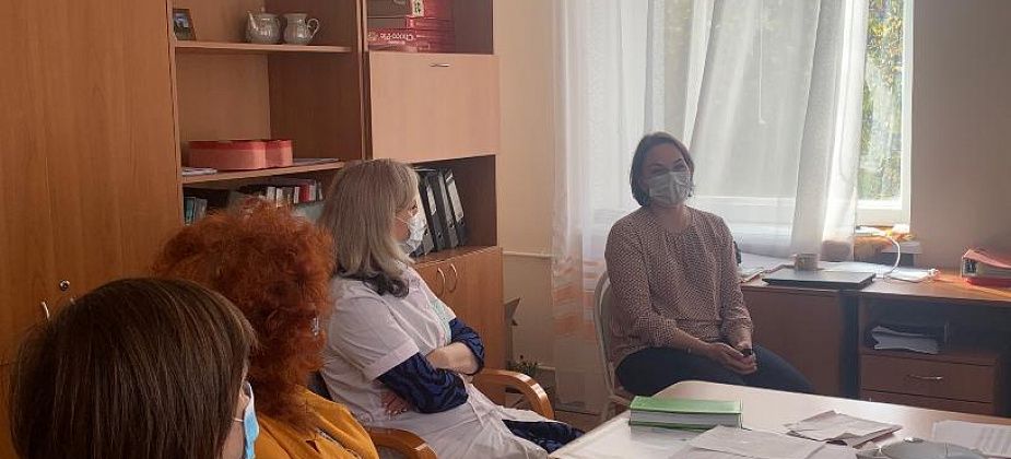 В Краснотурьинск приезжала доктор, лечившая «нулевого» пациента с ковид. Она рассказала о вакцине